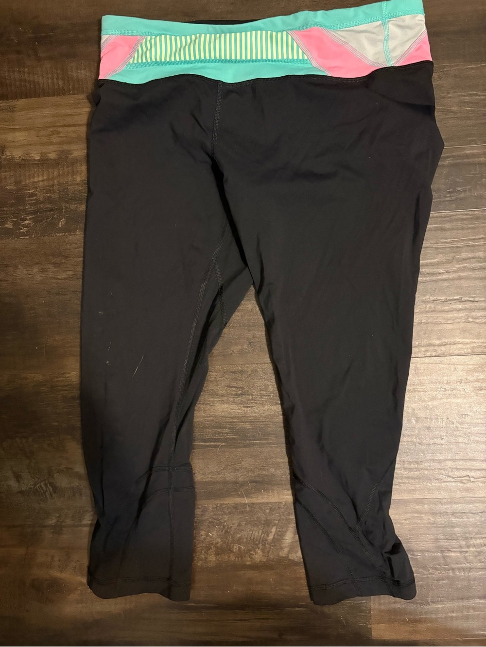 Lululemon size 10 capri